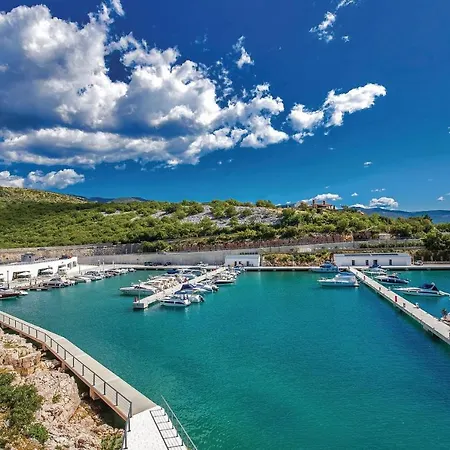 Appartamento Awesome In W/ Outdoor Swimming Pool, Wifi And 2 Bedrooms *