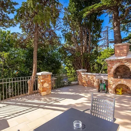 Appartamento Awesome In W/ Outdoor Swimming Pool, Wifi And 2 Bedrooms *