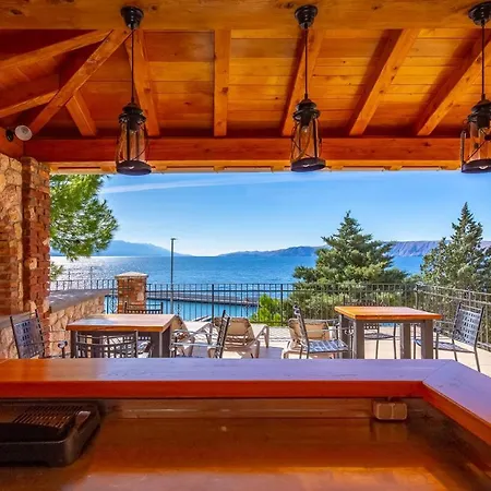 Awesome In W/ Outdoor Swimming Pool, Wifi And 2 Bedrooms *