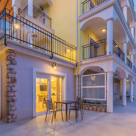 Awesome In W/ Outdoor Swimming Pool, Wifi And 2 Bedrooms * Novi Vinodolski