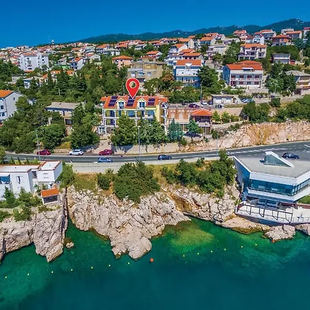Awesome In W/ Outdoor Swimming Pool, Wifi And 2 Bedrooms Apartman