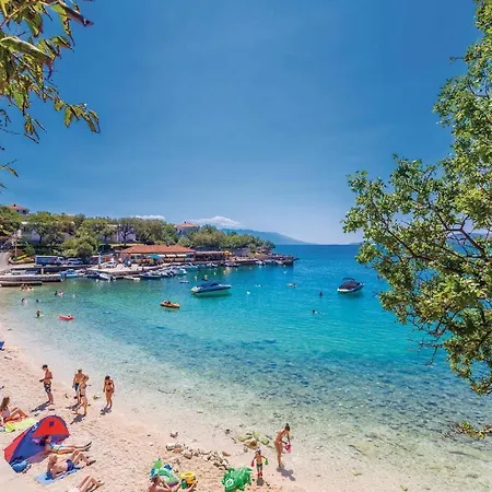 Awesome In W/ Outdoor Swimming Pool, Wifi And 2 Bedrooms Apartman *
