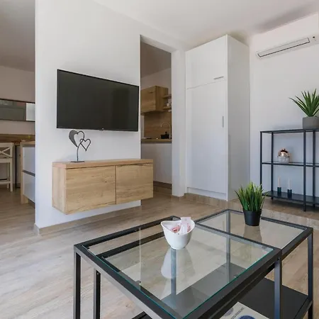 Awesome In W/ Outdoor Swimming Pool, Wifi And 2 Bedrooms * Novi Vinodolski